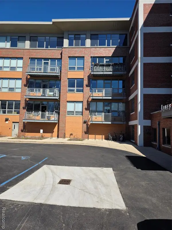 315 2nd #301, Ann Arbor, MI 48103