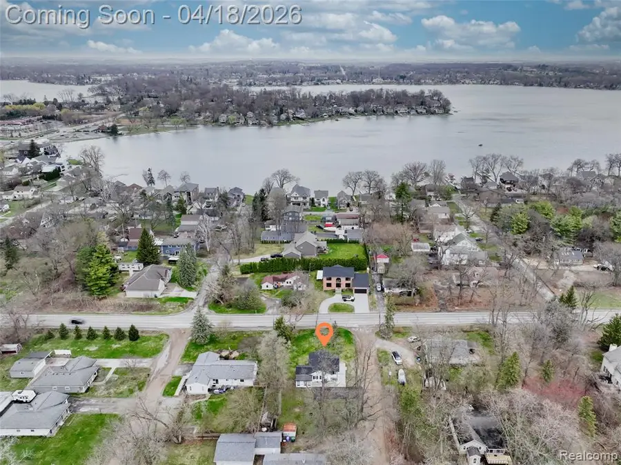 2514 Barton, Commerce Township, MI 48382 - #2