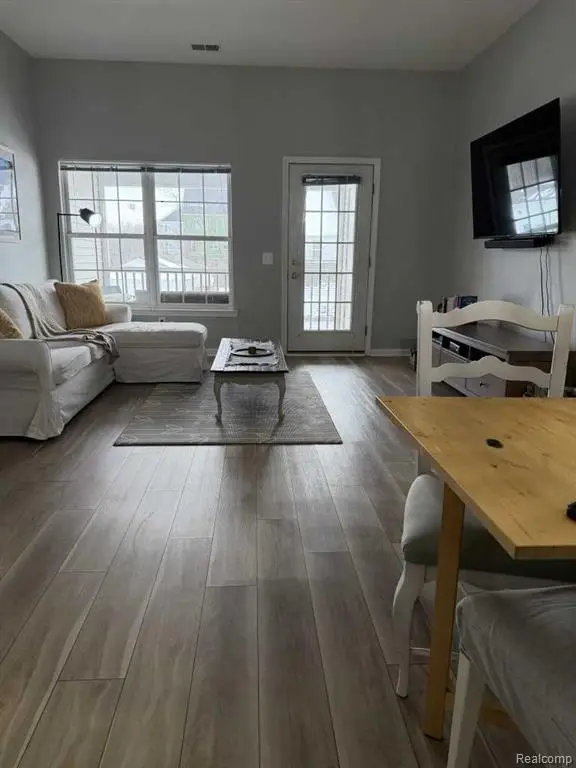 2775 S Knightsbridge, Ann Arbor, MI 48105 - #2