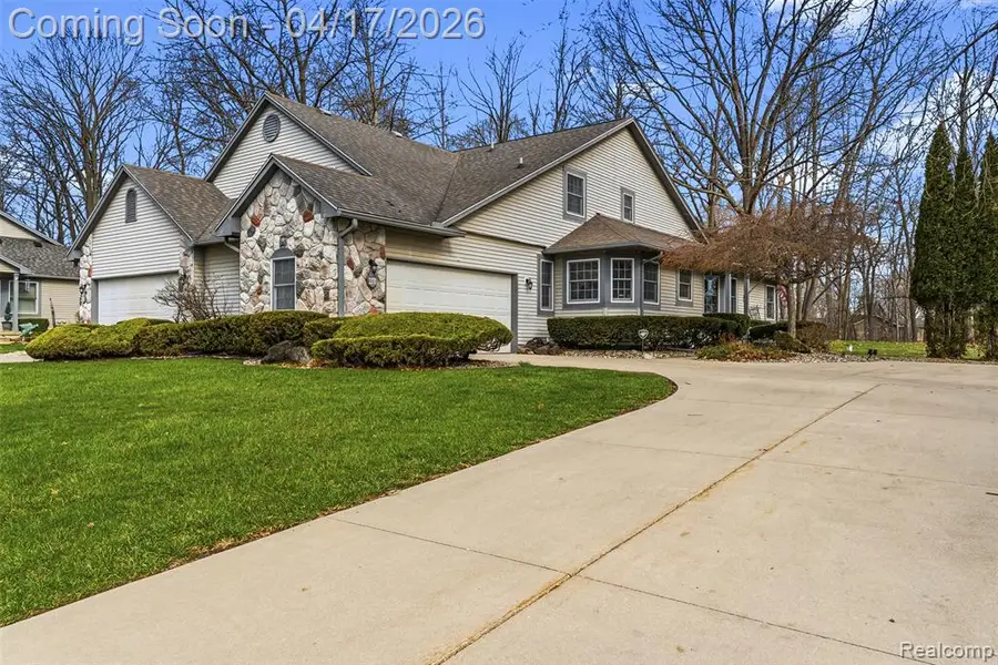 2270 Golden Pond, Fenton, MI 48430 - #2