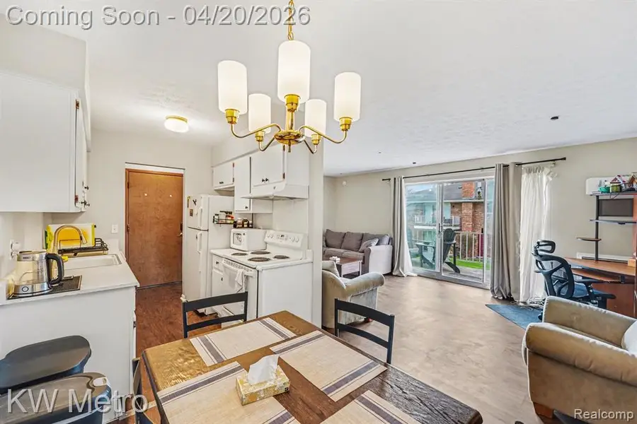 15048 Fairfield, Livonia, MI 48154 - #2