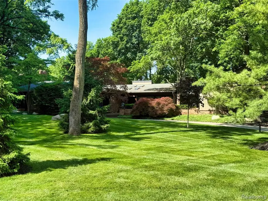 275 Pine Ridge, Bloomfield Hills, MI 48304 - #2