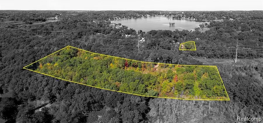 10516 Merrill, Fenton, MI 48430 - #3