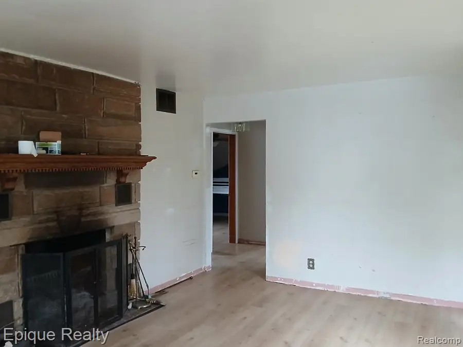 1396 Potter, Burton, MI 48509 - #3