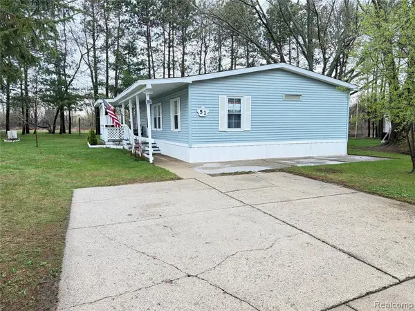 51 Green Valley Rd, Flint, MI 48506