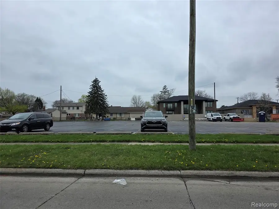 2035 Kinmore, Dearborn Heights, MI 48127 - #3