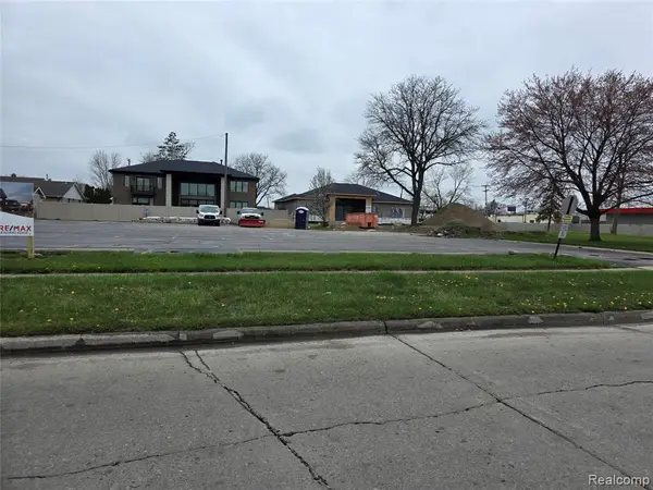 2051 Kinmore, Dearborn Heights, MI 48127
