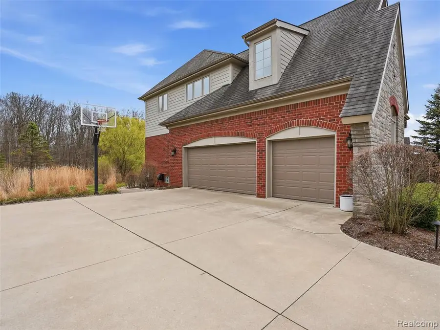 3085 Royal Berkshire, Oakland, MI 48363 - #3