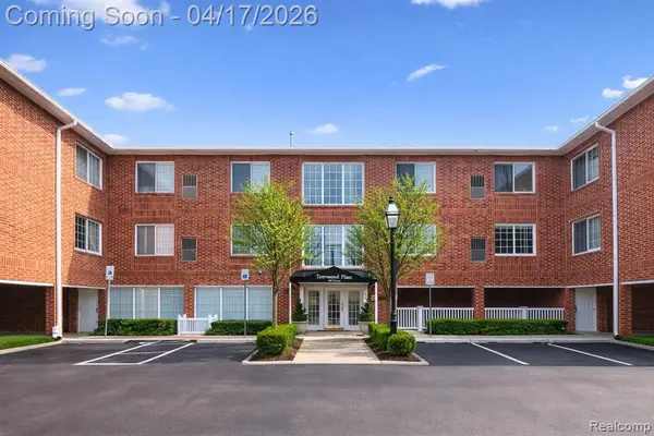 444 Chester #425, Birmingham, MI 48009
