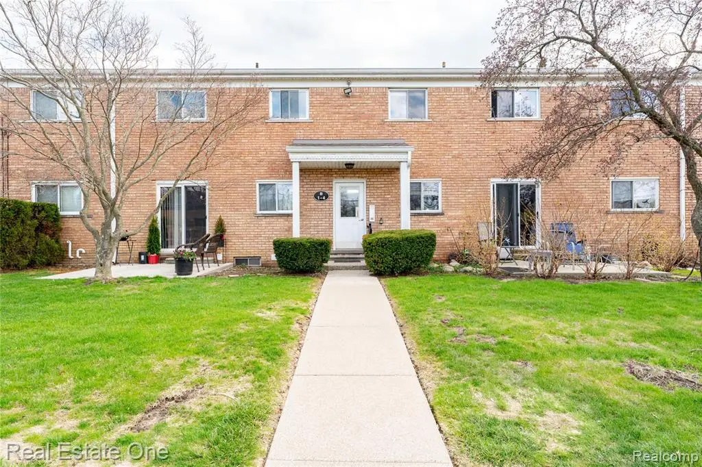 801 W Long Lake #4, Bloomfield Hills, MI 48302 - #1