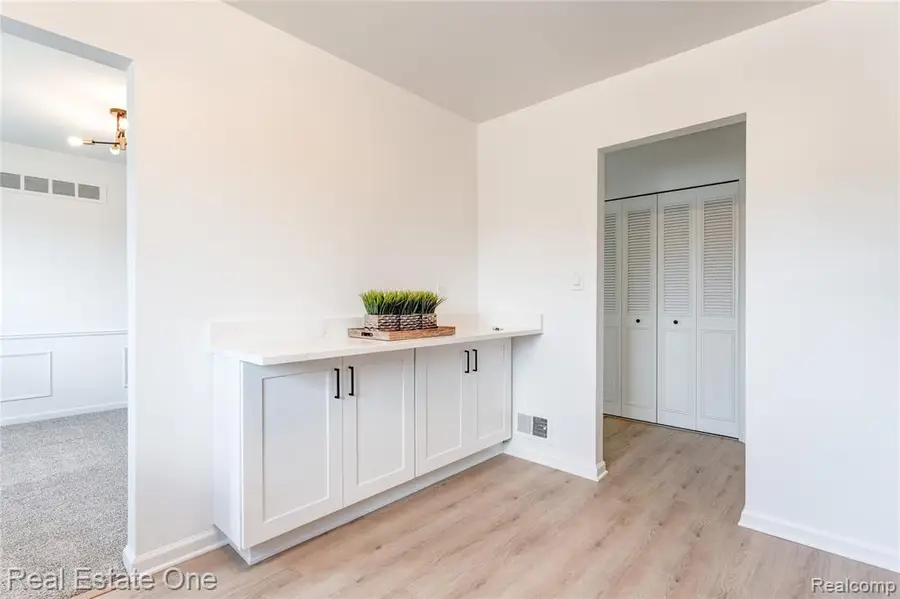 801 W Long Lake #4, Bloomfield Hills, MI 48302 - #3