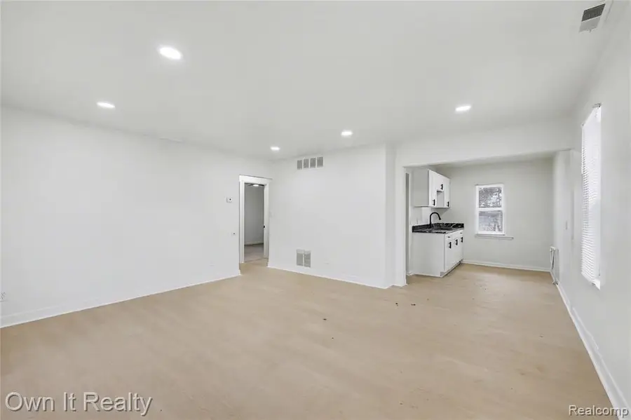 10821 Albany, Oak Park, MI 48237 - #3