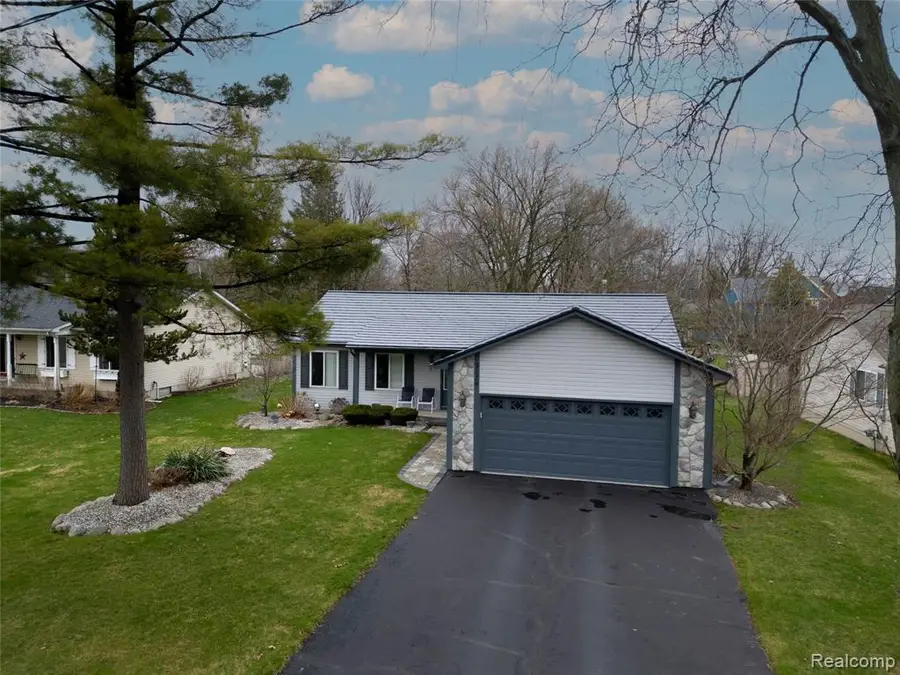 3174 Pirrin, Waterford, MI 48329 - #3