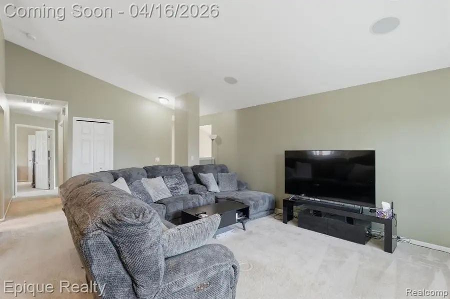 26625 Kirkway, Woodhaven, MI 48183 - #3