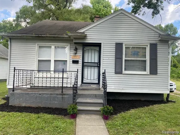 15334 Chapel, Detroit, MI 48223