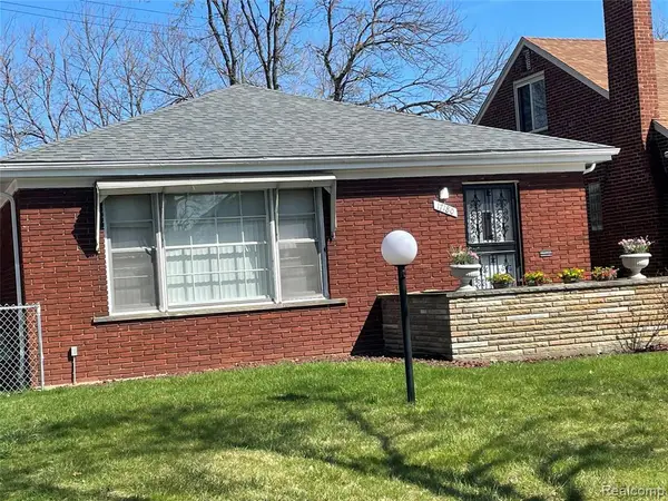 17180 Mendota, Detroit, MI 48221