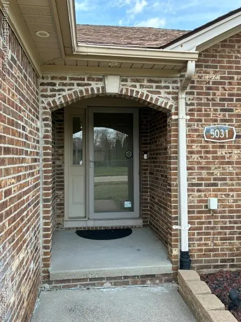 5031 Scarsdale, Sterling Heights, MI 48310 - #3