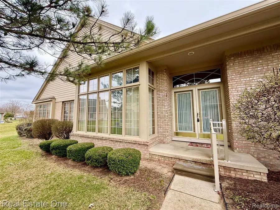42827 Matthew, Sterling Heights, MI 48313 - #2