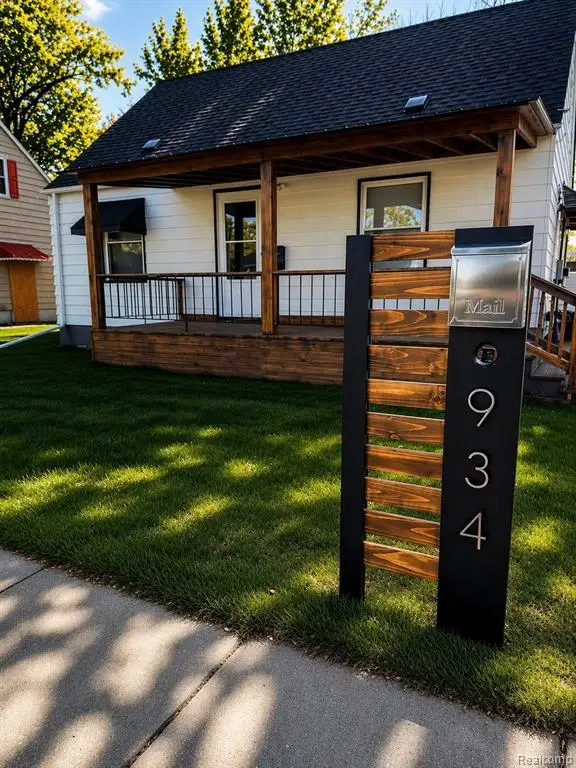 934 Campbell, Flint, MI 48507