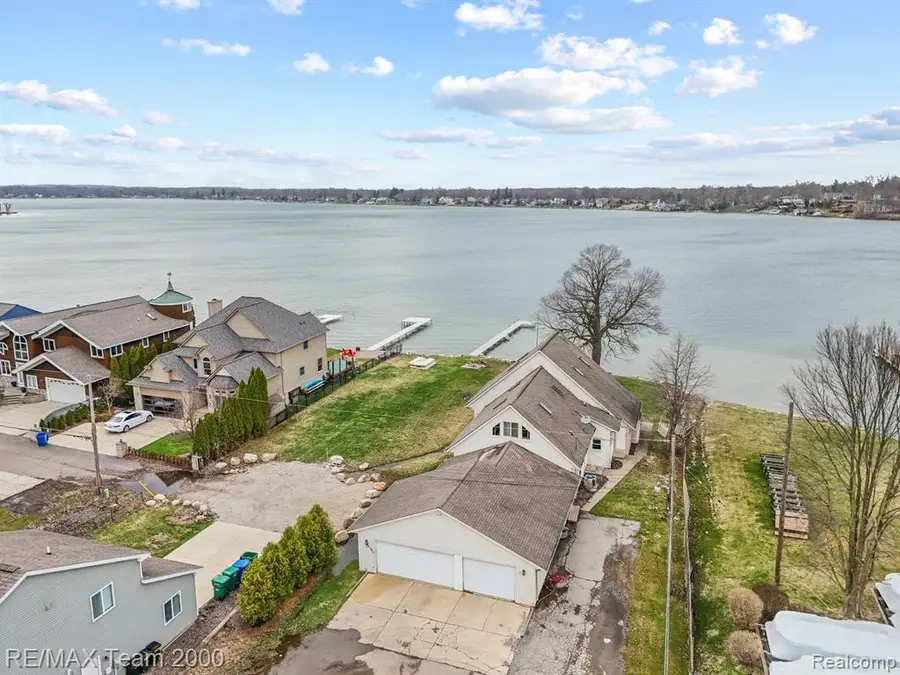 4390 Cass Elizabeth, Waterford, MI 48328 - #2