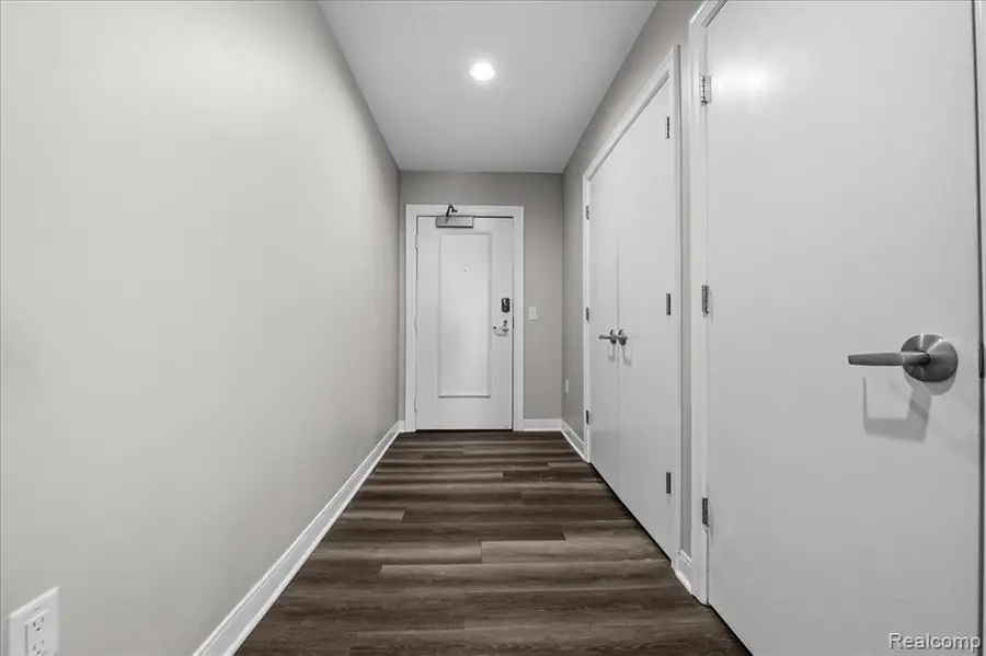 525 W Lafayette #16D, Detroit, MI 48226 - #3