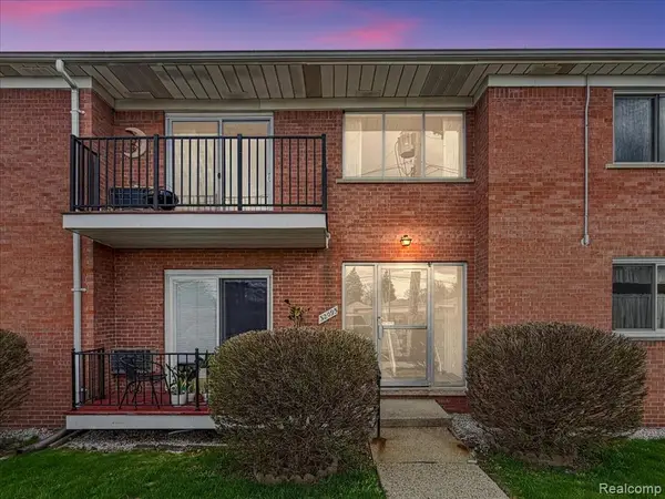 32095 Beaconsfield #29, Roseville, MI 48066