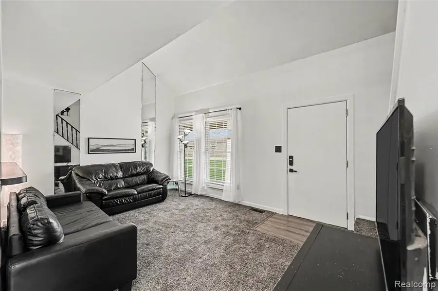 20036 Village Green, Brownstown, MI 48183 - #2