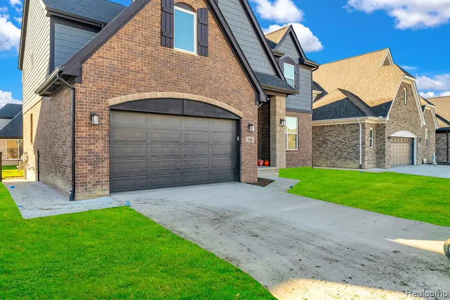 4075 Blossom, Sterling Heights, MI 48314 - #3