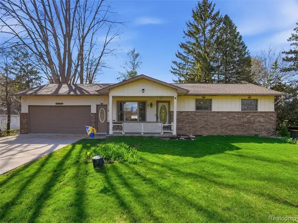 49455 Schoenherr, Utica, MI 48315