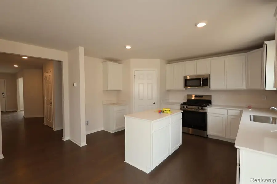4211 Cedar Lane, Grand Blanc, MI 48439 - #3
