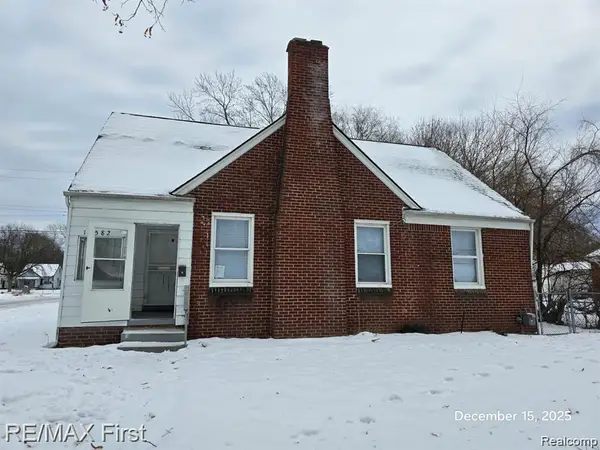 18582 Edinborough, Detroit, MI 48219