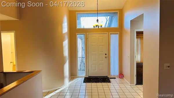 33779 Vista, Farmington Hills, MI 48331