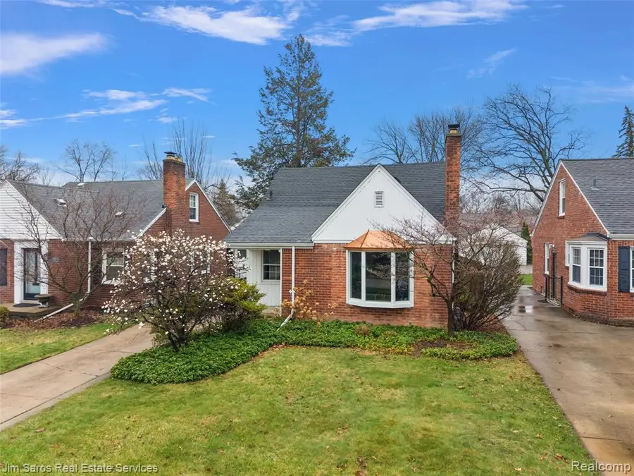 1837 Oxford, Grosse Pointe Woods, MI 48236 - #2