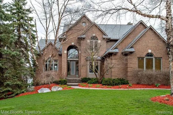 7080 Colony, West Bloomfield, MI 48323