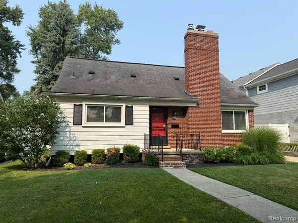 671 Coolidge, Birmingham, MI 48009