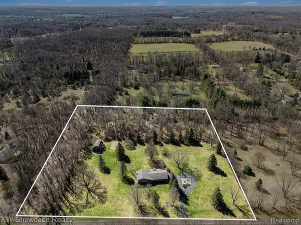 4520 Stoney Acres, Highland, MI 48357