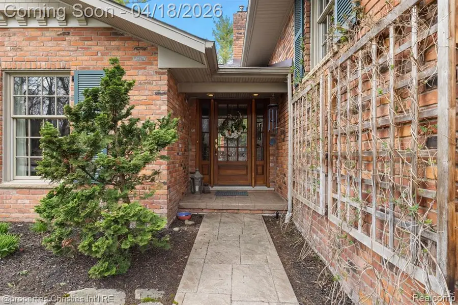 3648 Halla, Bloomfield Hills, MI 48301 - #3