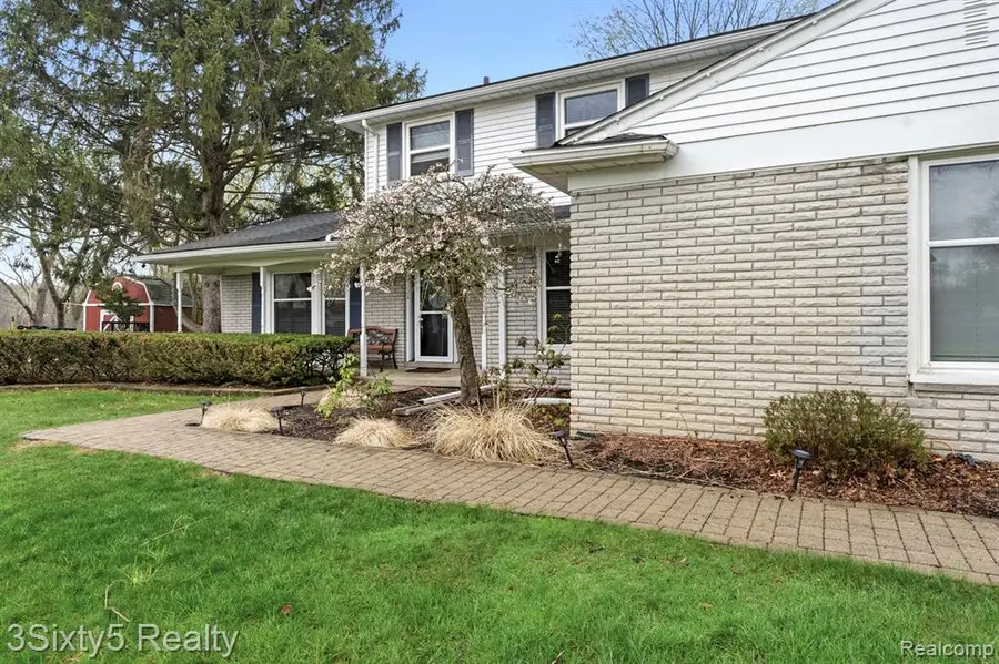 23577 W Newell, Farmington Hills, MI 48336 - #2