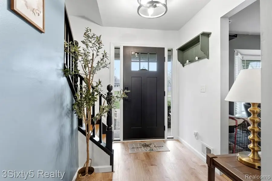 23577 W Newell, Farmington Hills, MI 48336 - #3