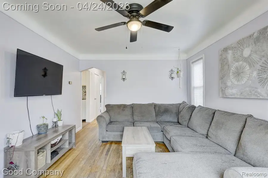 20420 Roscommon, Harper Woods, MI 48225 - #3