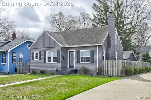 14 Kensington, Pleasant Ridge, MI 48069