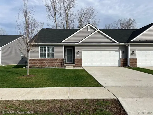 10324 Swan Lake, Ypsilanti, MI 48197