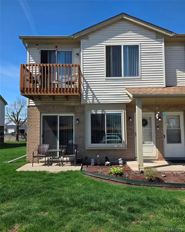 27743 Carini Villa, Roseville, MI 48066