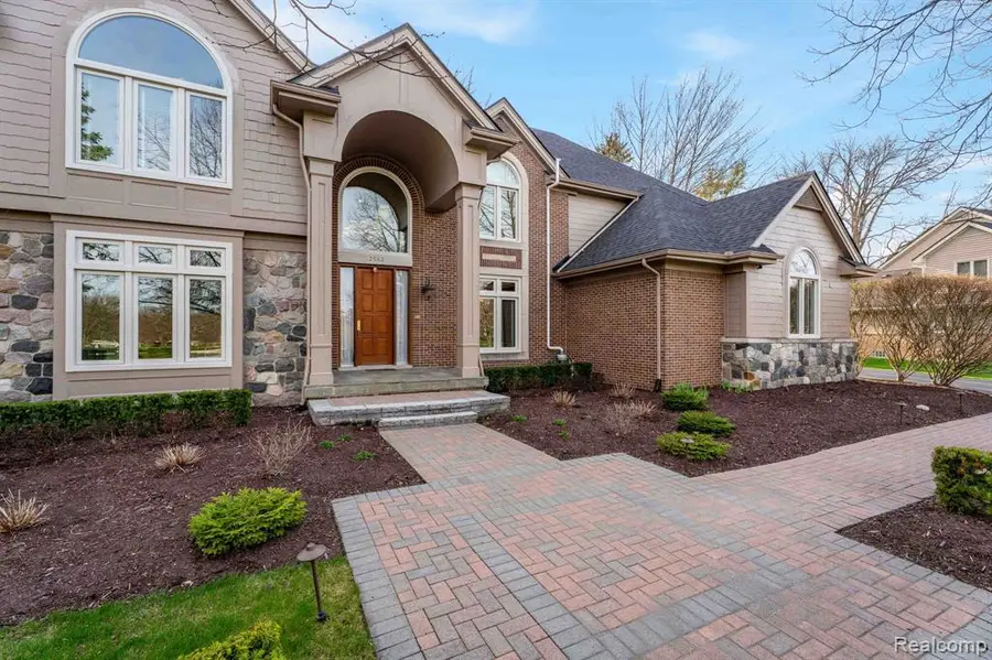 2562 Sequoia, Bloomfield, MI 48304 - #2