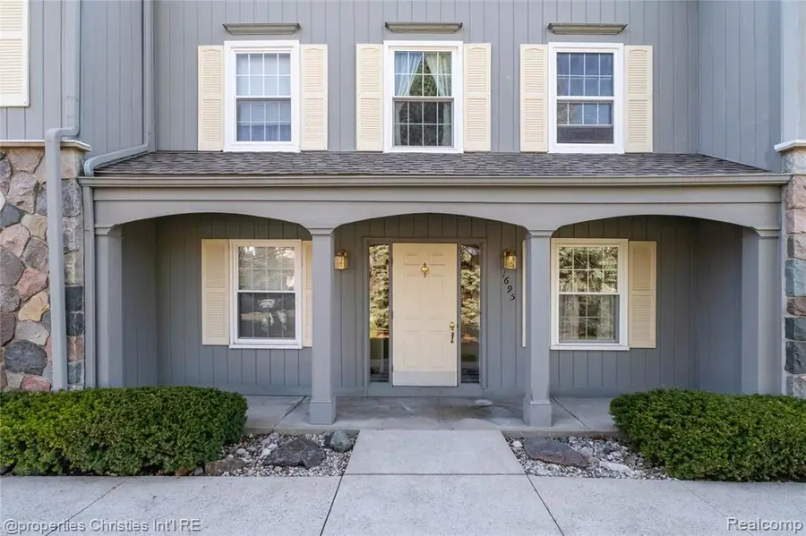 1695 Huntington, Rochester Hills, MI 48309 - #2