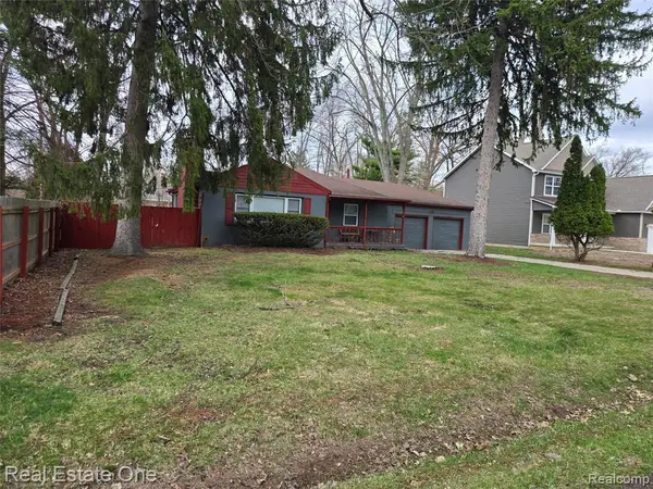 19830 Mahon, Southfield, MI 48075
