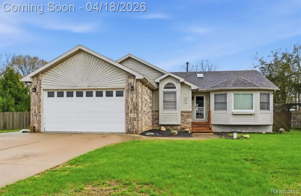 503 W Hamburg, Pinckney, MI 48169 - #1