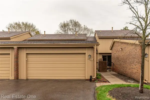 6427 Richard #10, West Bloomfield, MI 48322