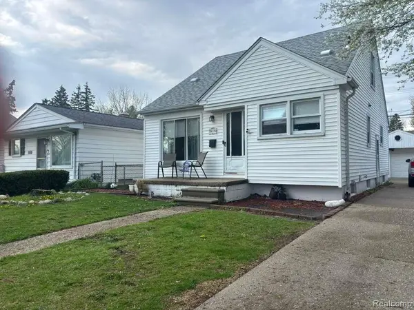 26126 N 26126 Student, Redford, MI 48239