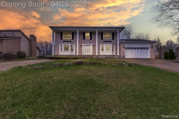 5394 Pond Bluff, West Bloomfield, MI 48323